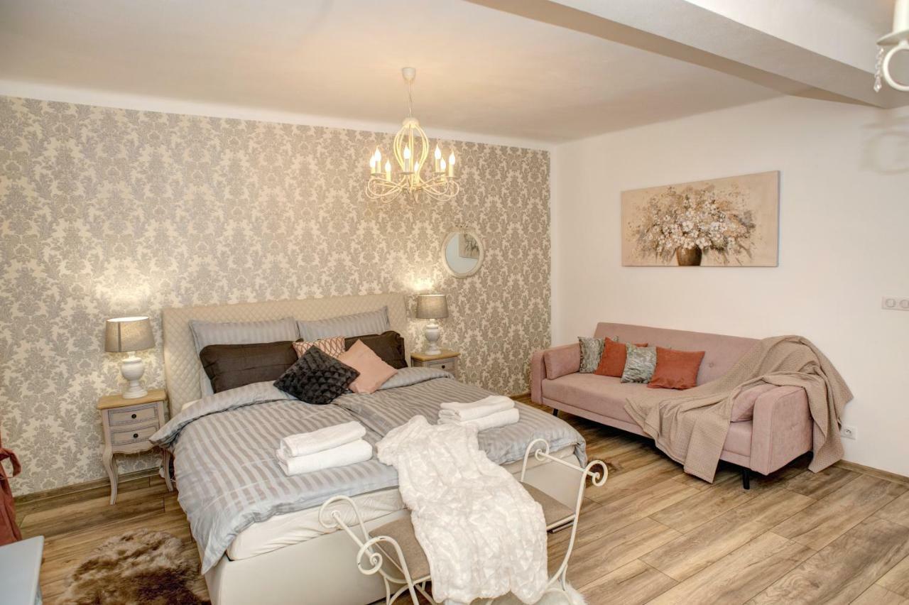 Kristanka - Kouzelne Apartmany Прахатице Экстерьер фото