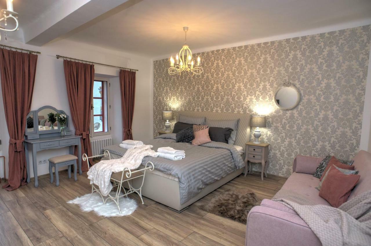 Kristanka - Kouzelne Apartmany Прахатице Экстерьер фото